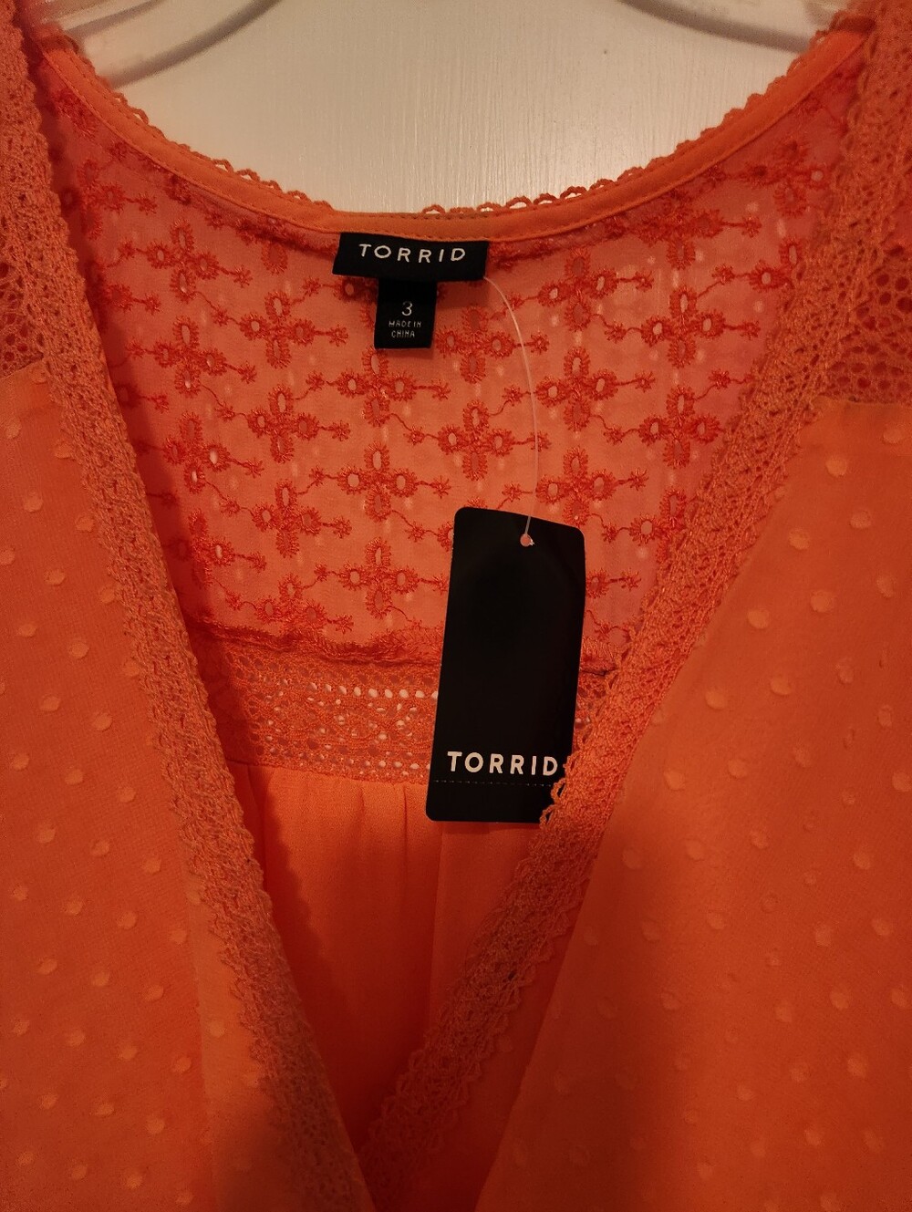Torrid Dot Lace V‑Neck Peach Eyelet Flutter Blouse/Dress NWT - Picture 4 of 6